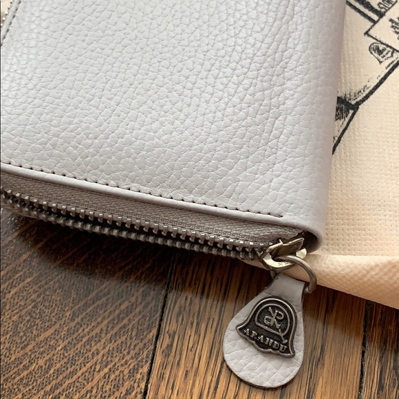 Arandu Grey Wallet - new! - Picture 3 of 4